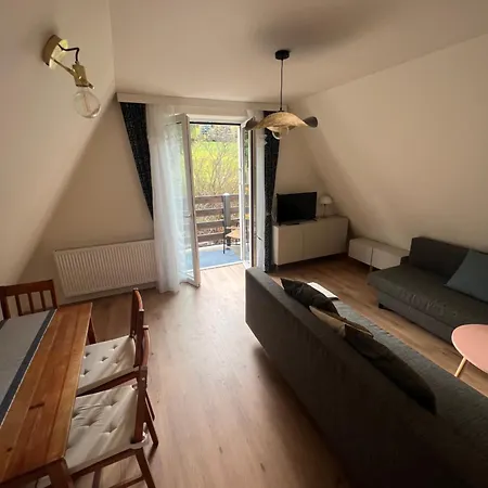 Appartement Emzetka *