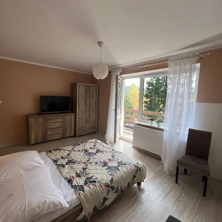 Emzetka Apartmán *