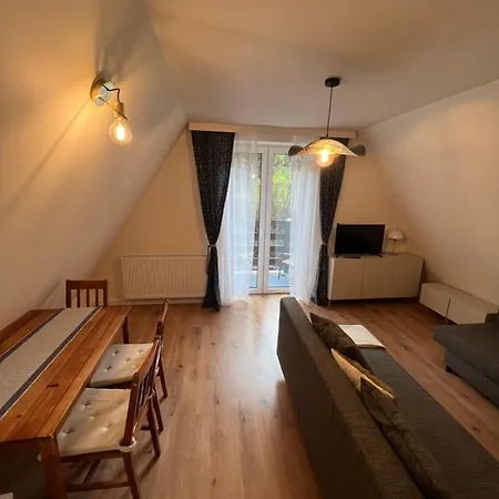 Appartement Emzetka *