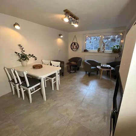 Emzetka Apartmán *