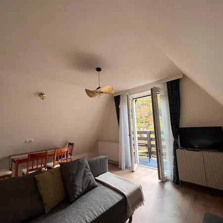 Emzetka Apartmán *
